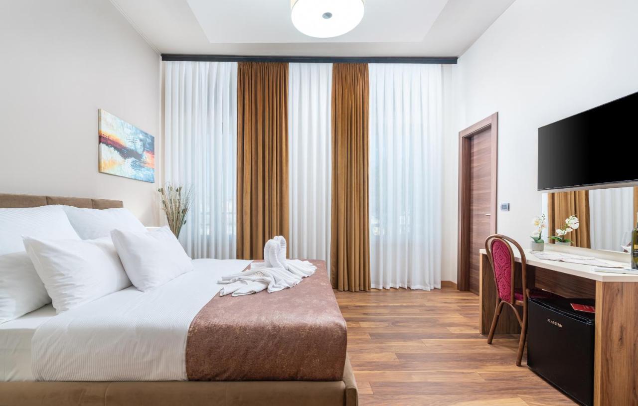 Hotel Dua Residence โปเรช ภายนอก รูปภาพ