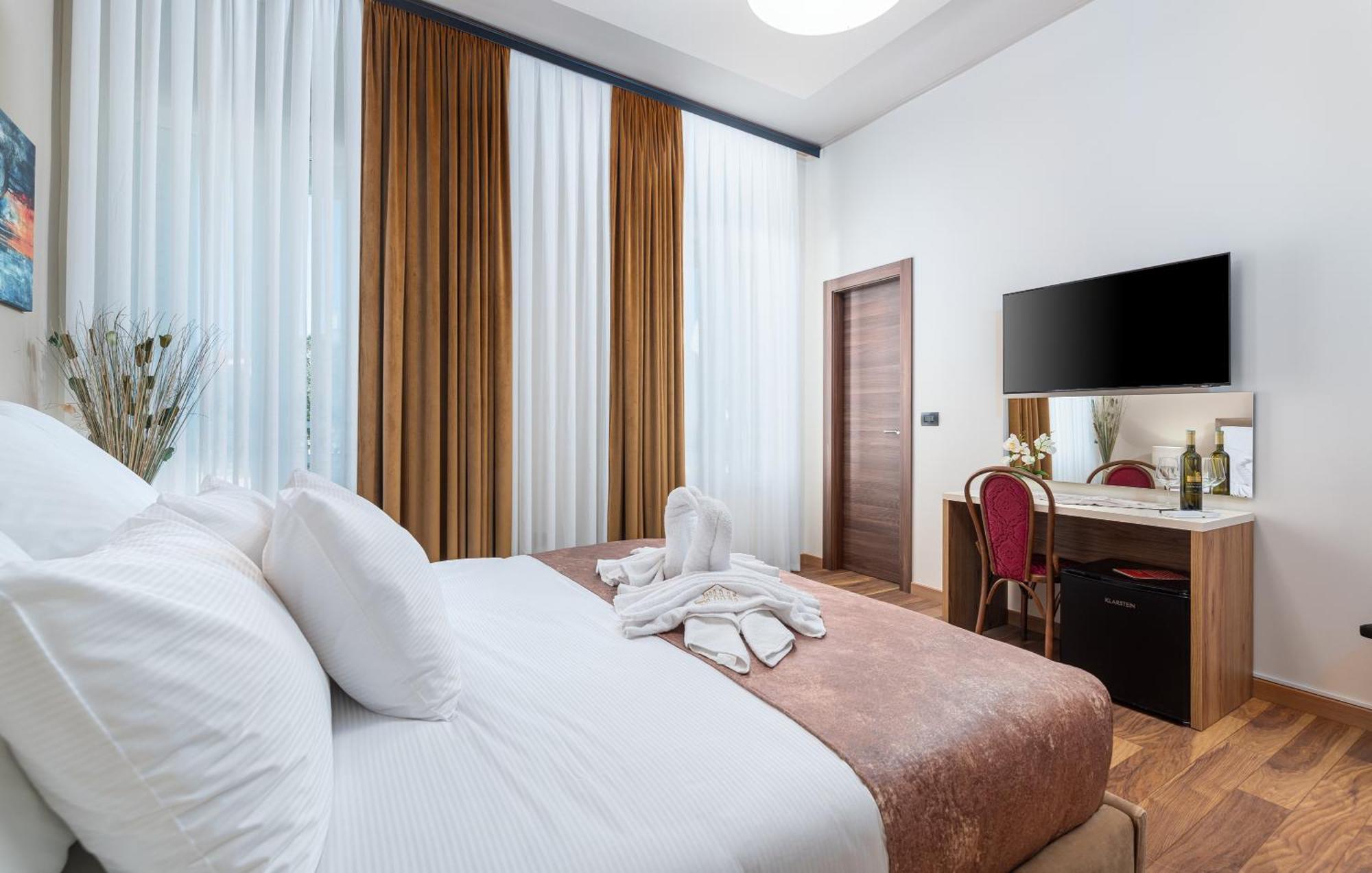 Hotel Dua Residence โปเรช ภายนอก รูปภาพ