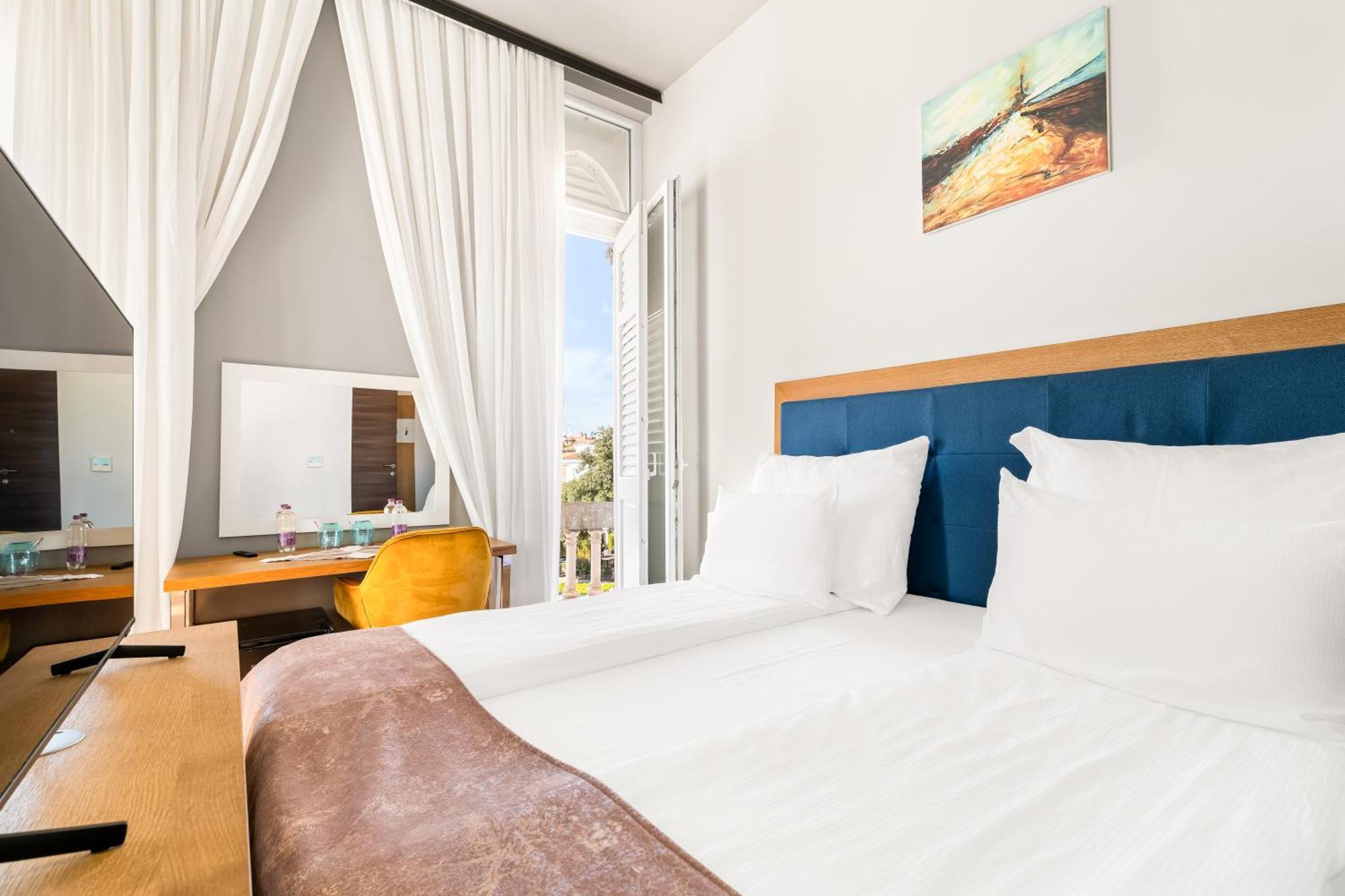 Hotel Dua Residence โปเรช ภายนอก รูปภาพ
